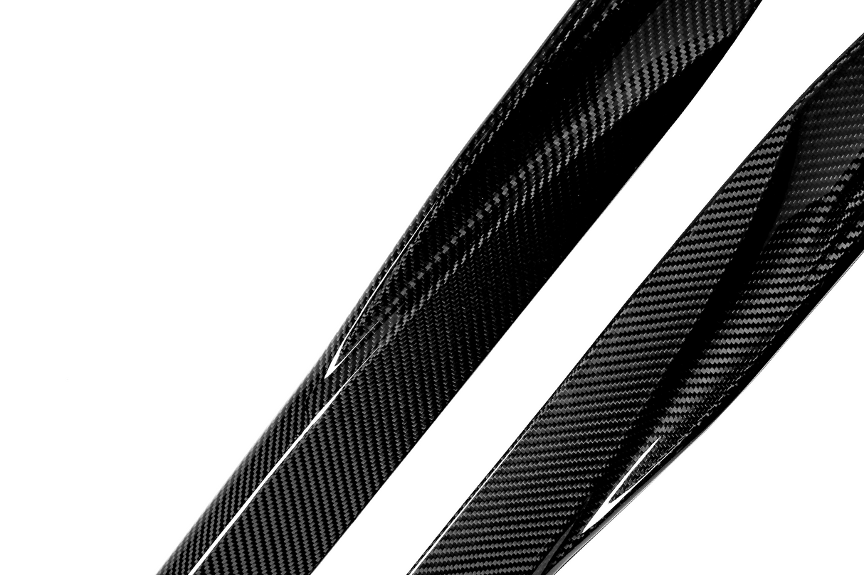 4 Series - i4: Dry Carbon Fibre SOOQOO Style Side Skirts 22+