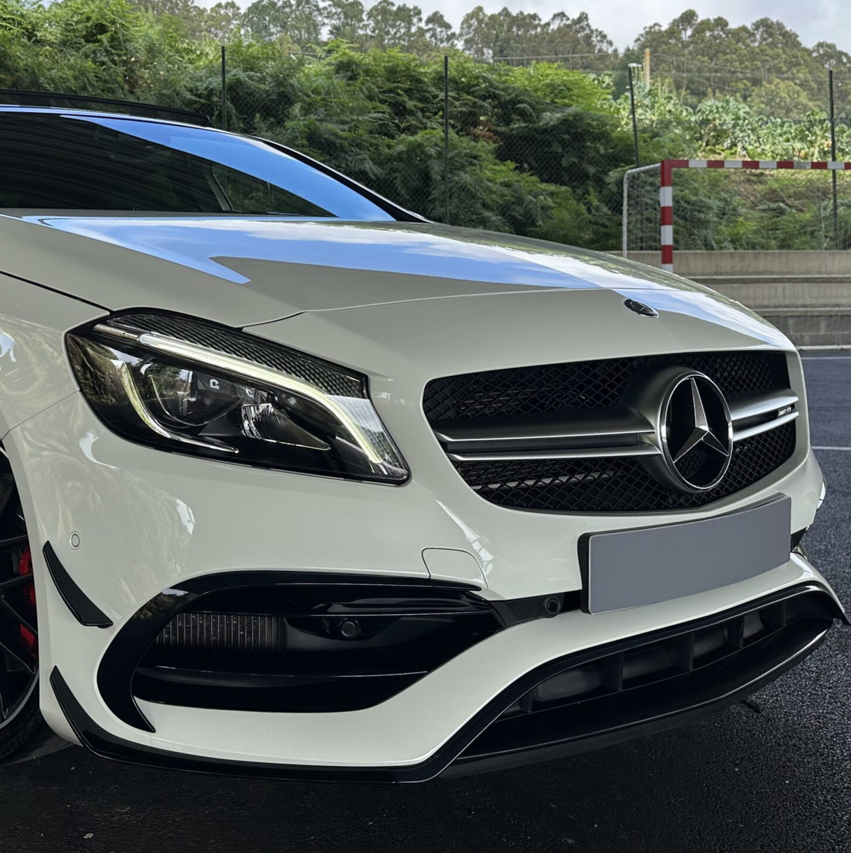 A Class - W176 Facelift: Gloss Black Front Aero Kit 16-18