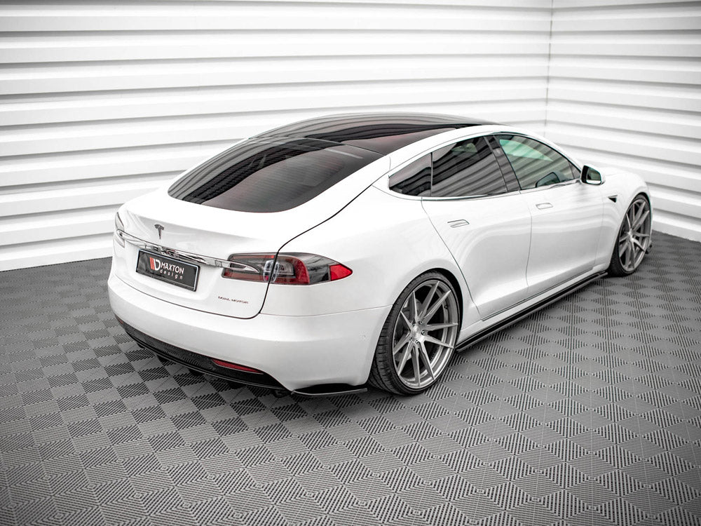 Model S: Gloss Black Maxton Rear Side Splitters 16-20