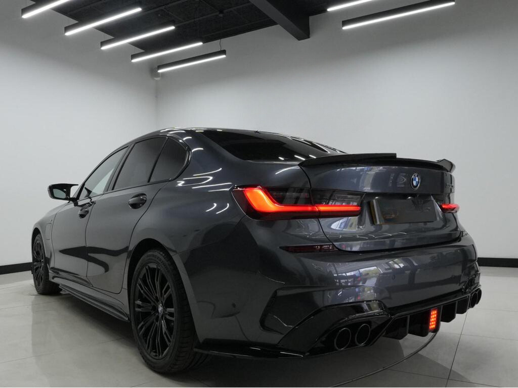 3 Series - G20 Pre-Facelift: Gloss Black LED Diffuser 19-22