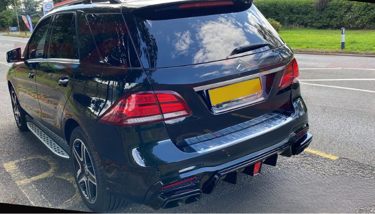 GLE - W166: Gloss Black LED Rear Diffuser 15-18