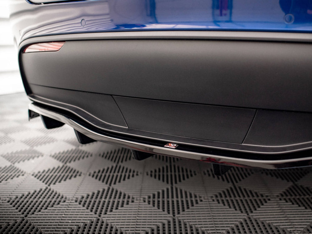 Model Y: Gloss Black Maxton Rear Centre Diffuser 20+