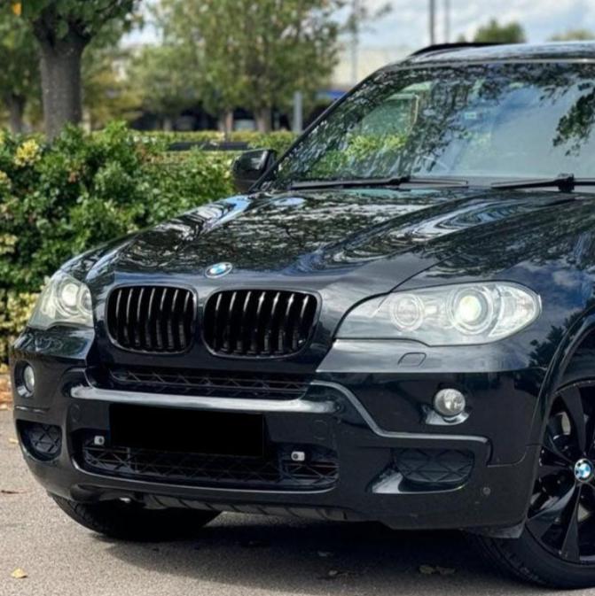 X5 - E70: Gloss Black Single Slat Grill 08-13