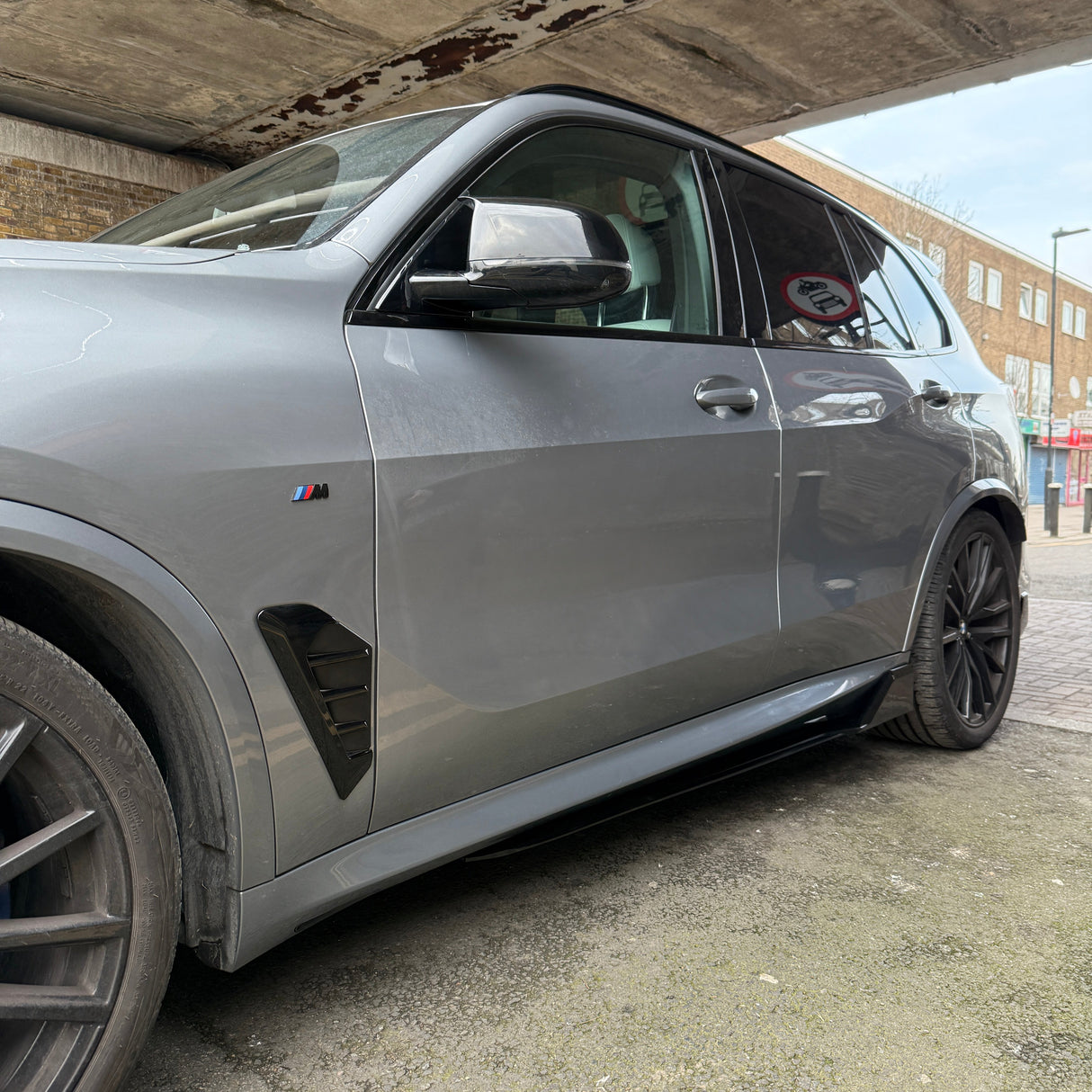 X5 - G05 Facelift: Gloss Black M Sport Body Kit 23+