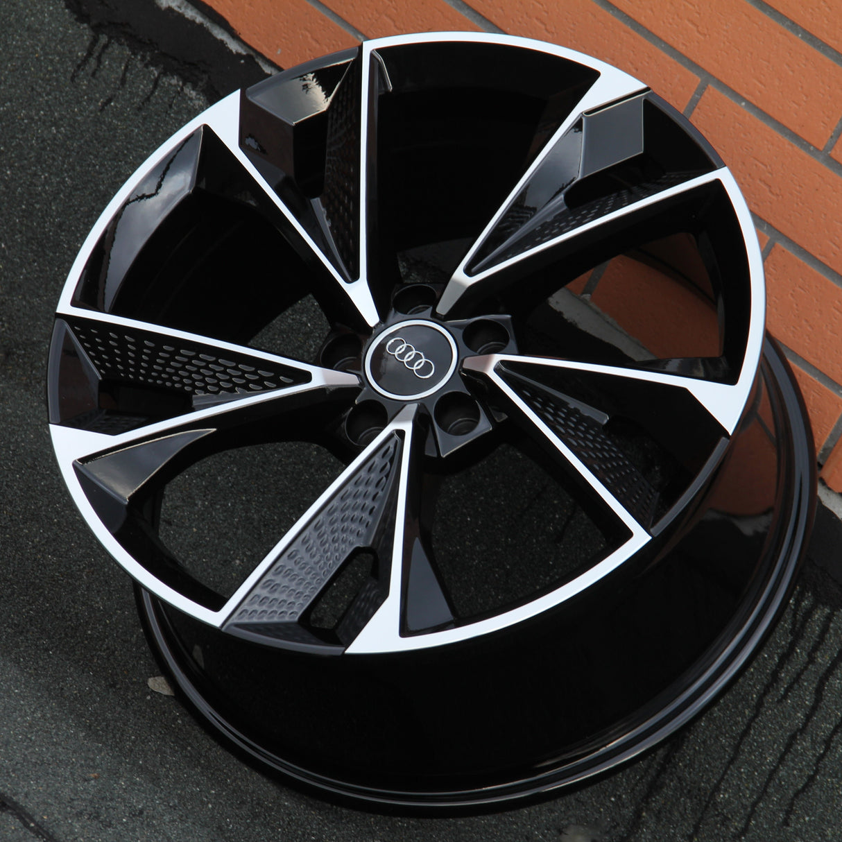 A7 - C8: 19" Diamond Cut RS7 Style Alloy Wheels 18+